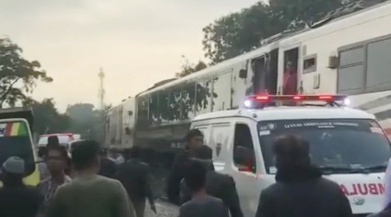 Satu Tewas dan Belasan Luka-luka dalam Tabrakan Dua Kereta Api di Cicalengka