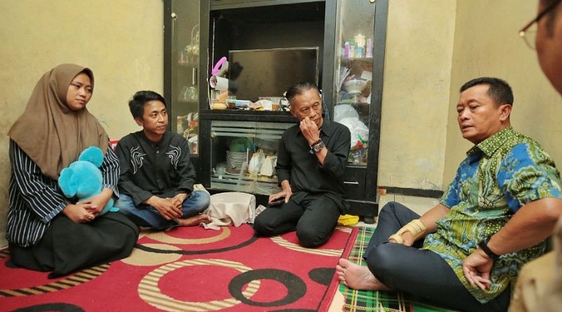 Sekda Kota Bandung Takziah ke Keluarga Korban Hanyut di Baladewa Bandung