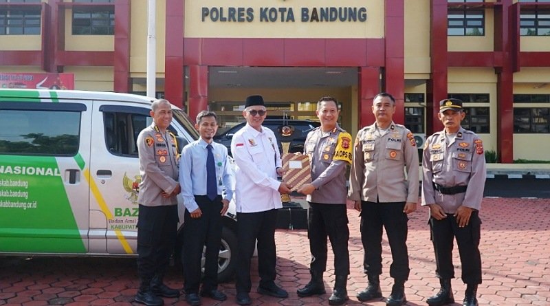 14 Personil Polresta Bandung Berprestasi Raih Penghargaan