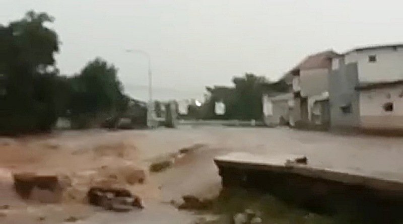 Hujan Deras Sejak Siang Picu Banjir di Tiga Daerah di Bandung Raya
