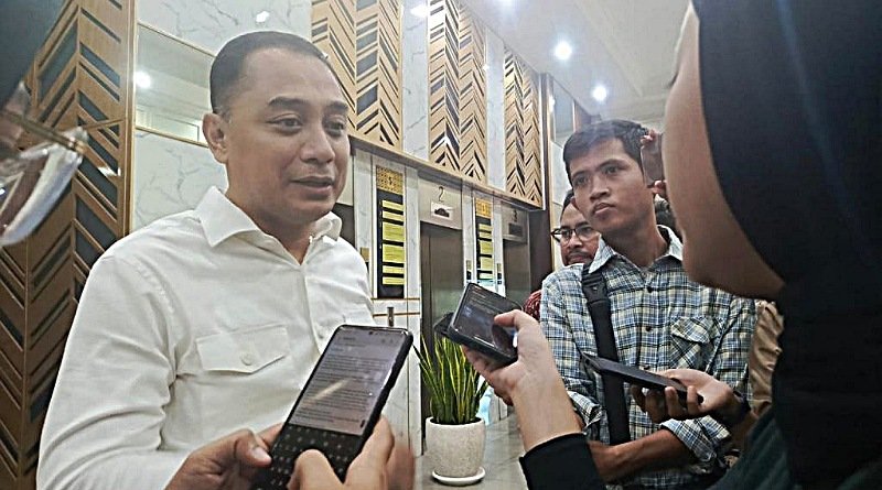 Dua Tahun Wali Kota Eri Pimpin Surabaya, Lokasi Banjir Berkurang 201 Titik