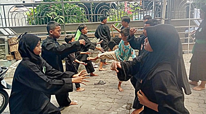 Pagar Nusa Rungkut Kidul Gelar Latihan Rutin di Halaman Masjid