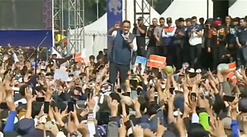 Ribuan Pendukung Memadati Lapangan Tegallega Kota Bandung, Ini yang Disampaikan Anies Baswedan