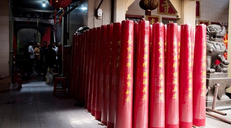 Lilin-lilin di Sejumlah Vihara di Kota Bandung Siap Sambut Tahun Baru Imlek