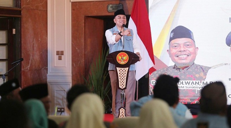 Wali Kota Eri Dinobatkan sebagai Dewan Kehormatan Pemuda Muhammadiyah Surabaya
