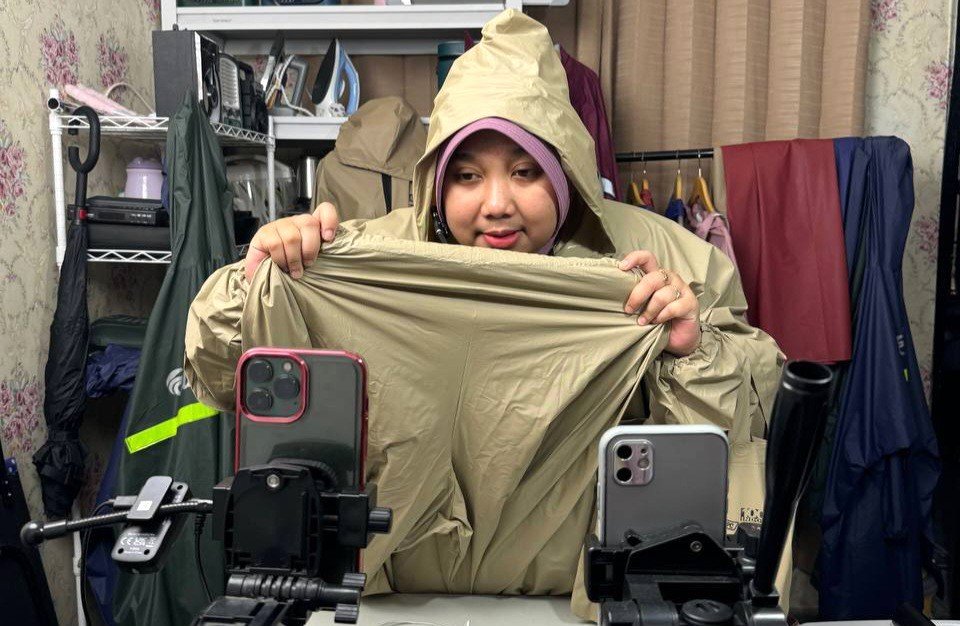 Kisah Inspiratif, Dini Nurul Islami, Guru Honorer Sukses jadi Affiliator