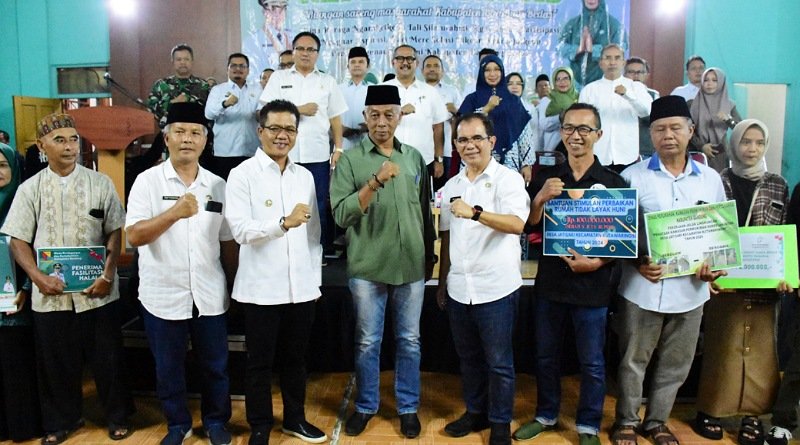 Bupati "Ngabuburit" di Desa Jatisari, Hamdan, "Luar biasa semua pejabat turun ke lapangan"
