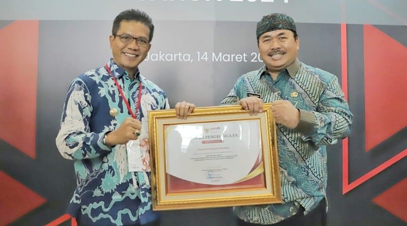 BEDAS! Bupati Dadang Supriatna Raih Penghargaan dari KemenPANRB