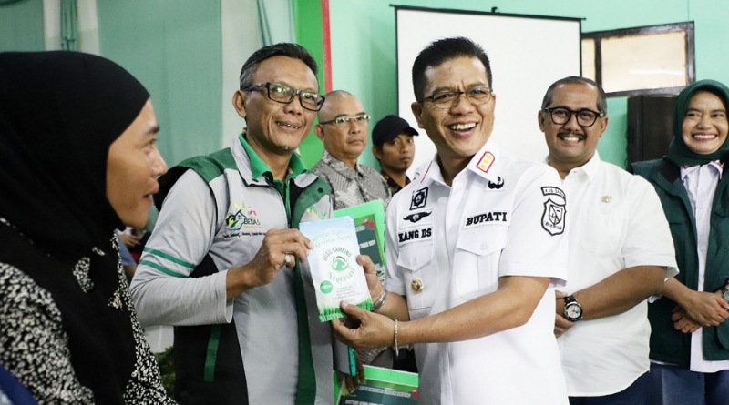 Tokoh Warga Desa Margamulya Merasakan Manfaat Program Rembug Bedas Bupati Bandung