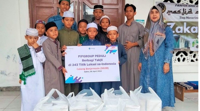 Jelang Akhir Ramadan, FIFGROUP Peduli Berbagi Takjil