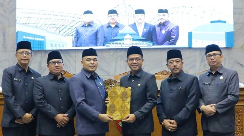 Selesai Bahas LKPJ, Bupati Berterima Kasih kepada Pimpinan dan Anggota DPRD Kab. Bandung