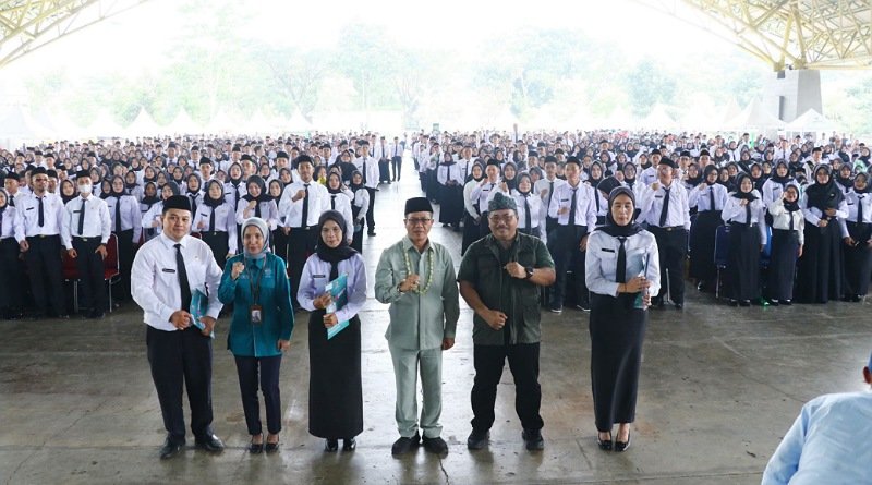 1.933 PPPK Menerima SK, Bupati Bandung: PNS maupun PPPK Punya Hak dan Kewajiban Sama