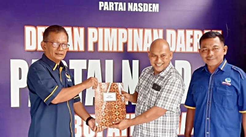 Buktikan Maju di Pilkada Agam 2024, Amril Jambak Daftar Diri ke 3 Parpol