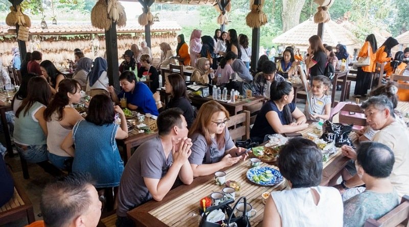 'Dumuk Bareto', Menikmati Suasana Pedesaan dan Kuliner Khas Sunda di Tengah Kota Bandung