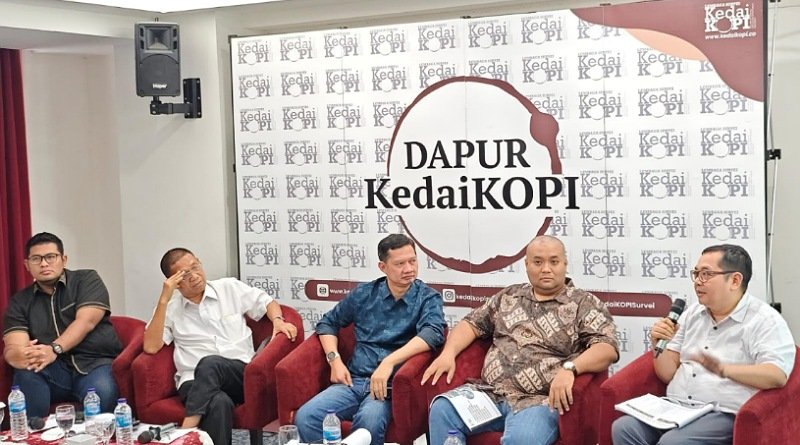 Survei KedaiKOPI: Mayoritas Warga Jabodetabek Tolak Pembatasan Usia Kendaraan