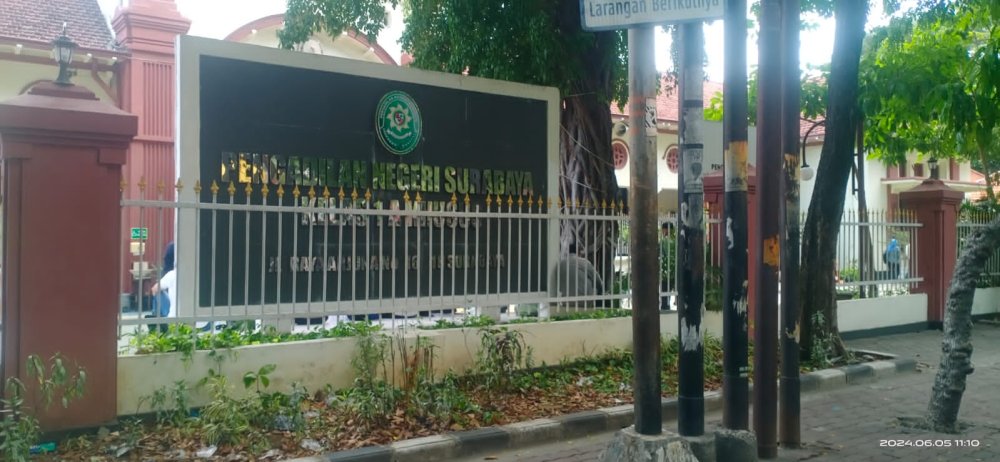 Kejaksaan Agung Baru Saja Datangi Gedung Menara Palma Kuningan Jaksel untuk Lakukan Penyitaan Aset Milik Terpidana Korupsi Surya Darmadi.