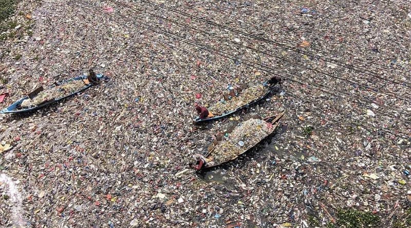 Satgas Citarum Harum Berjuang Bersihkan ‘Lautan Sampah’ di Sungai Citarum