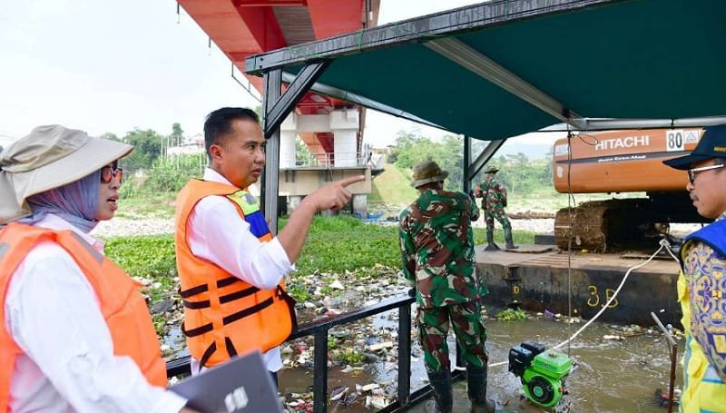 Penjabat Gubernur Jawa Barat Ungkap Kendala Pembersihan Sungai Citarum