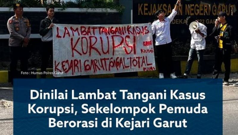 KAMMI Garut Gelar Aksi Unjuk Rasa di Depan Kantor Kejaksaan Negeri Garut
