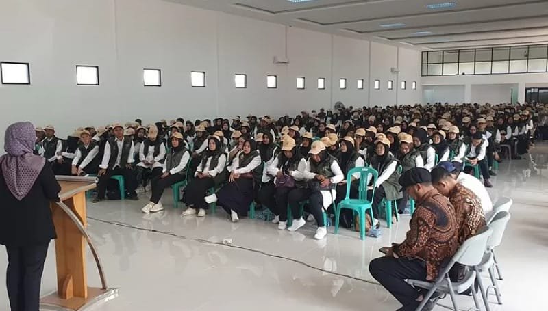 Pelantikan 6.755 Petugas Pantarlih oleh KPU Kabupaten Cianjur