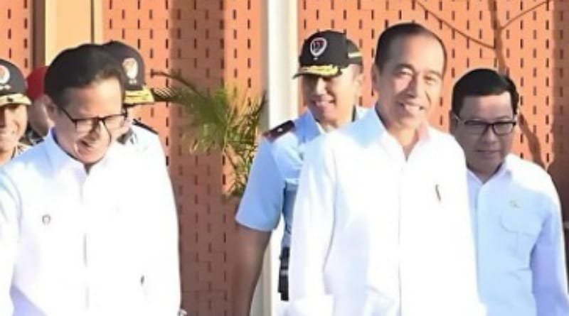 Jokowi Serahkan Bantuan Pompa Air dan Pangan di Kunjungan ke Kalteng