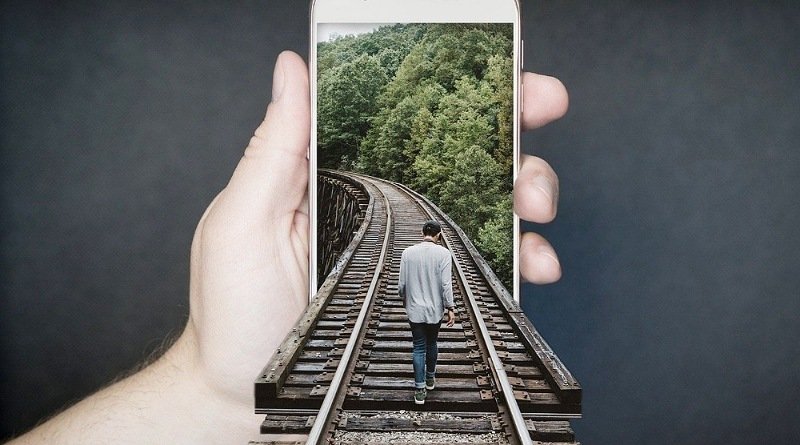 VISI | Bunuh Diri di Kalangan Remaja, Smartphone Anda Mungkin Mengacaukan Pikiran Anda
