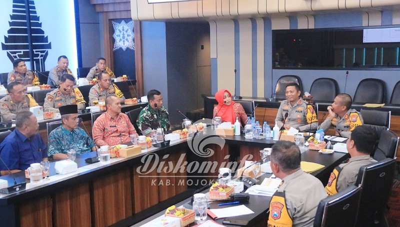 Bupati Mojokerto Ikfina Fahmawati dan Forkopimda Gelar Rakor Pengamanan Menjelang Perayaan Suroan dan Suran Agung di Bumi Majapahit