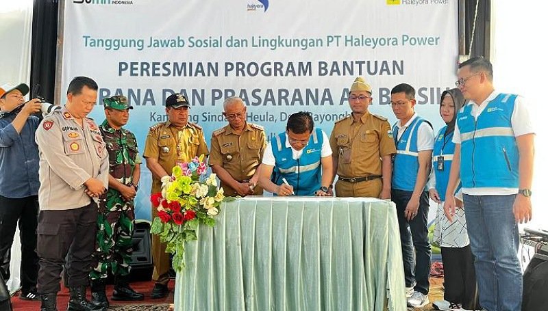 Sekretaris Daerah (Sekda) Garut, Nurdin Yana, Resmikan Pembangunan Instalasi Air Bersih di Desa Sindangheula