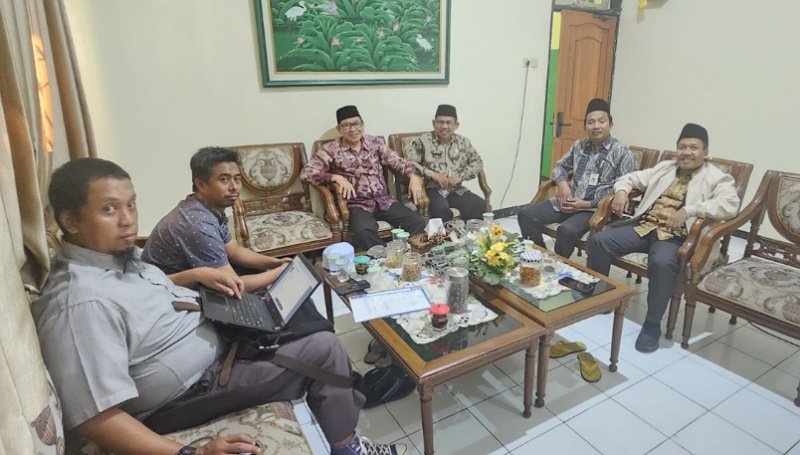 Peran Strategis Madrasah Diniyah Takmiliyah dalam Membentuk Karakter Bangsa
