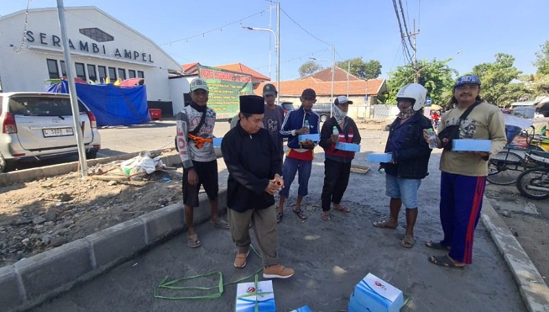 Aliansi Madura Indonesia "Lakukan Jum'at Berkah" Wujud Peduli Untuk Sesama