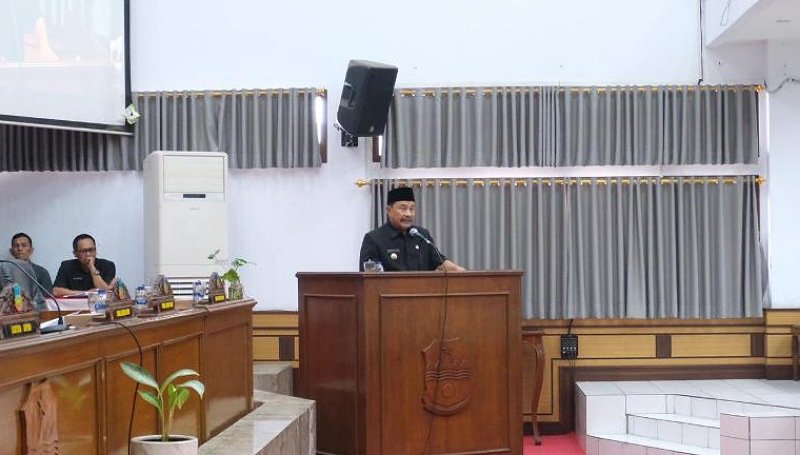 Barnas Adjidin Sampaikan Rencana Jangka Panjang Garut di Rapat DPRD