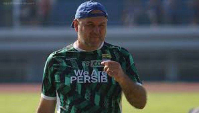 Bojan Hodak Resmi Perpanjang Kontrak dengan Persib Bandung