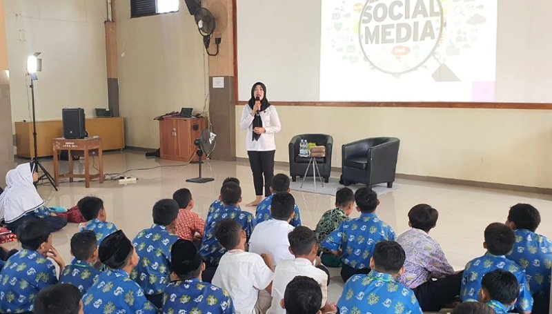 Polisi Edukasi Bijak Bermedia Sosial di MPLS