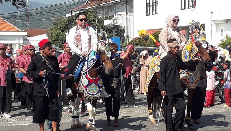 Kesenian Khas Sumedang Hiasi Pembukaan Aroma Sendja Festival