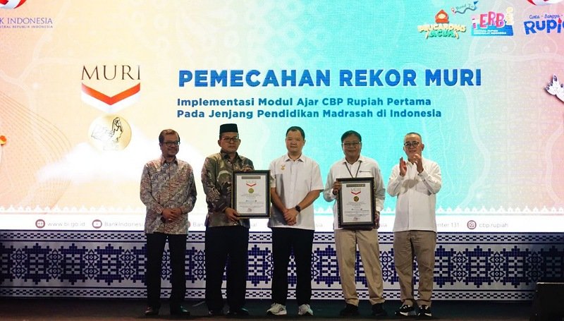 Kanwil Kemenag Provinsi Aceh Raih Penghargaan MURI atas Implementasi Modul Ajar CBP Rupiah di Madrasah