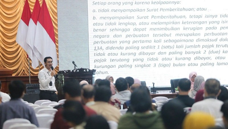 Pemkot Surabaya Dorong Kepatuhan Pajak Air Tanah Melalui Sosialisasi Massal di Gedung Sawunggaling