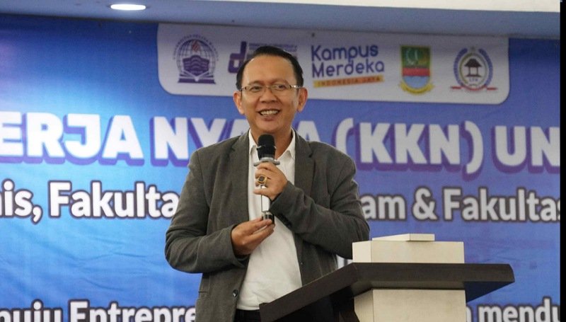 Pj Bupati Bekasi Lepas 1.500 Mahasiswa Universitas Pelita Bangsa untuk KKN
