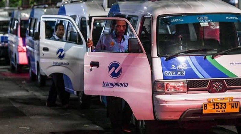 Operator Angkutan Umum Gelar Aksi Damai di Balai Kota Jakarta, Layanan Mikrotrans Terganggu