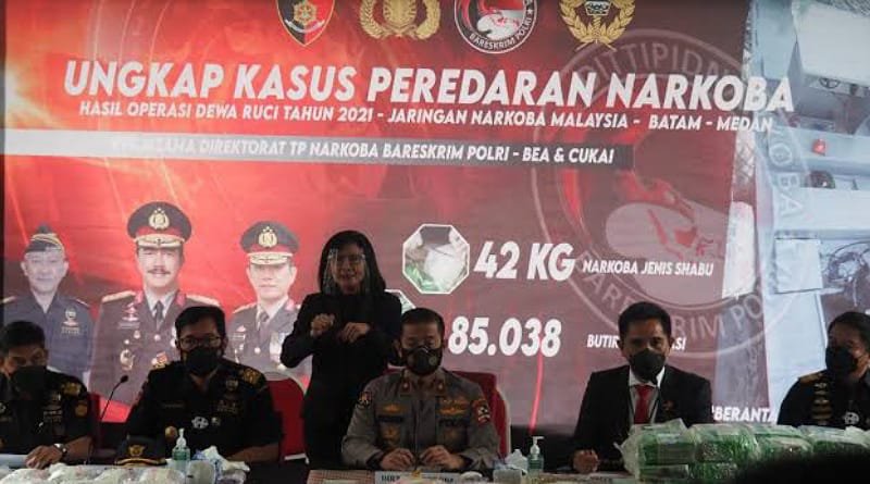 Polri Bongkar Laboratorium Narkoba di Malang, Amankan 1,2 Ton Tembakau Sintetis dan 50.000 Pil Ekstasi