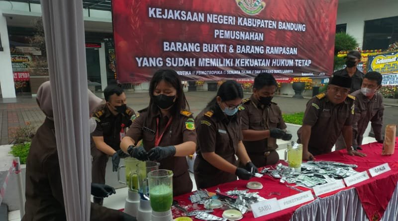 Berbagai Jenis Barang Bukti Tindak Pidana Umum di Musnahkan Kejari Kabupaten Bandung