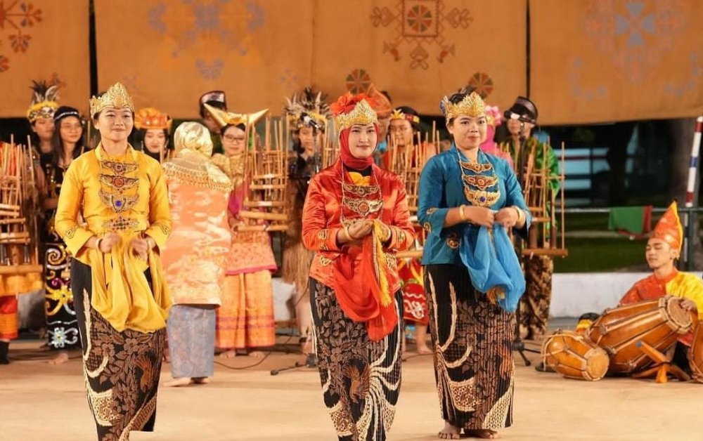 Luar biasa, Bawa Harum Nama Indonesia, Tim Muhibah Angklung guncang Dunia Melalui Pertunjukannya