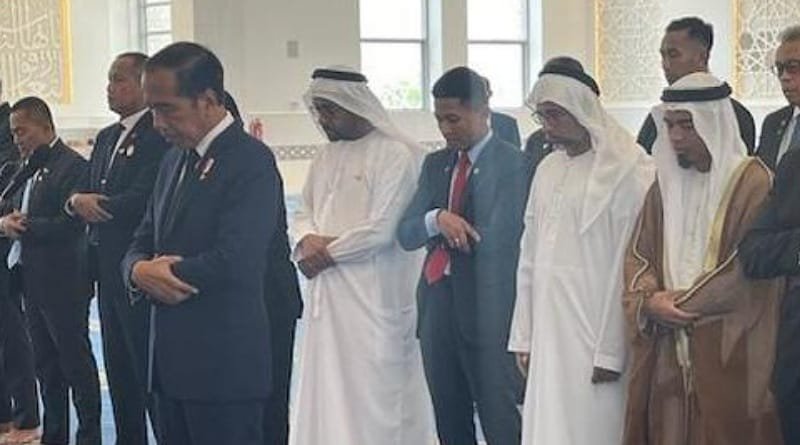 Jokowi Salat di Masjid Presiden di Abu Dhabi dan Perkuat Hubungan Bilateral dengan UEA