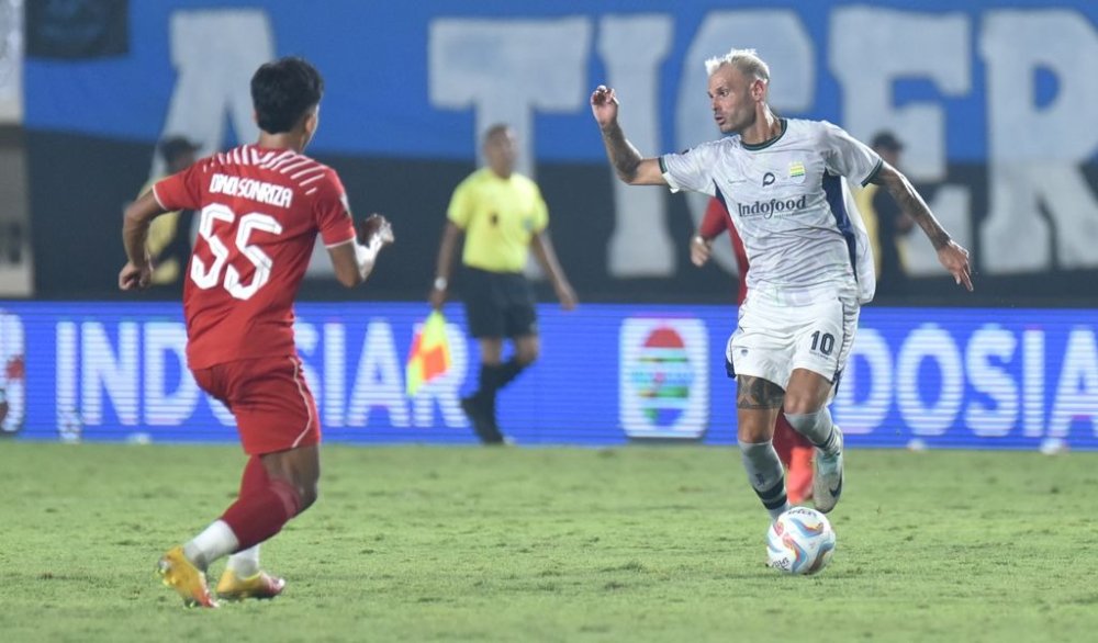 Tyrone Del Pino Ramos Kembali Tampil Membela PERSIB: Penampilan Perdana di Piala Presiden 2024