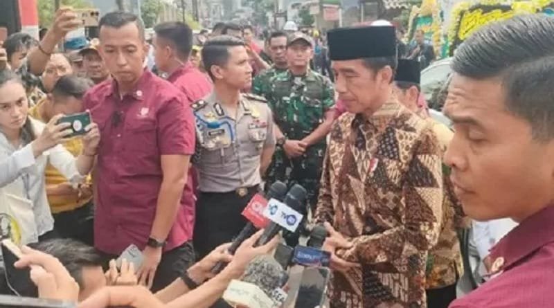 Kehadiran AHY dan Jokowi di Rumah Duka Hamzah Haz: Momen Keharuan dan Solidaritas