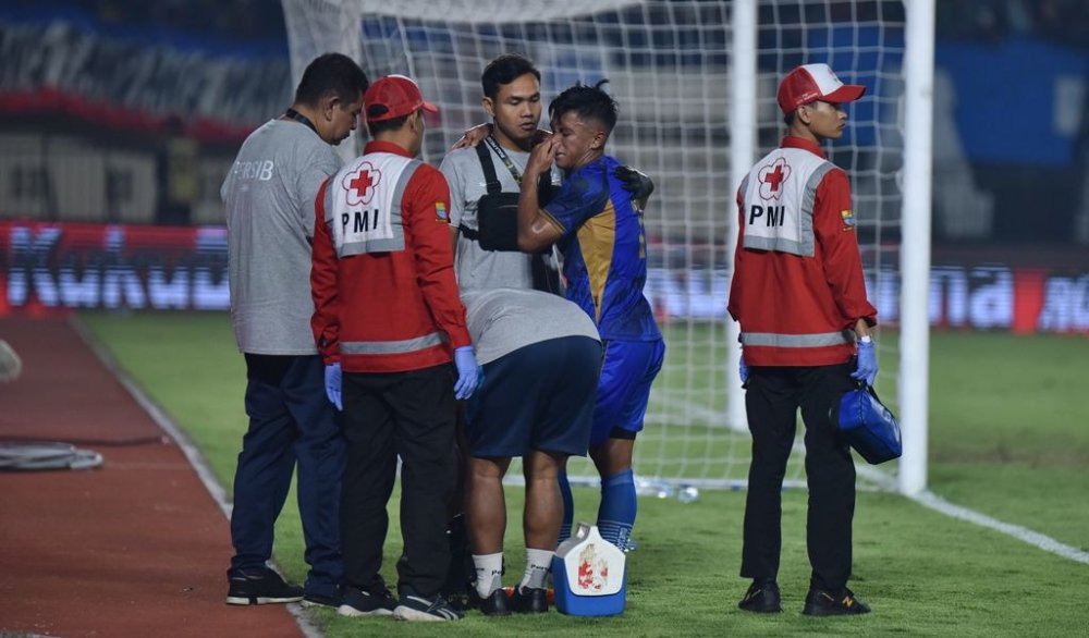 Febri Hariyadi Cedera Lutut Parah, Kondisi Masih Diperhatikan