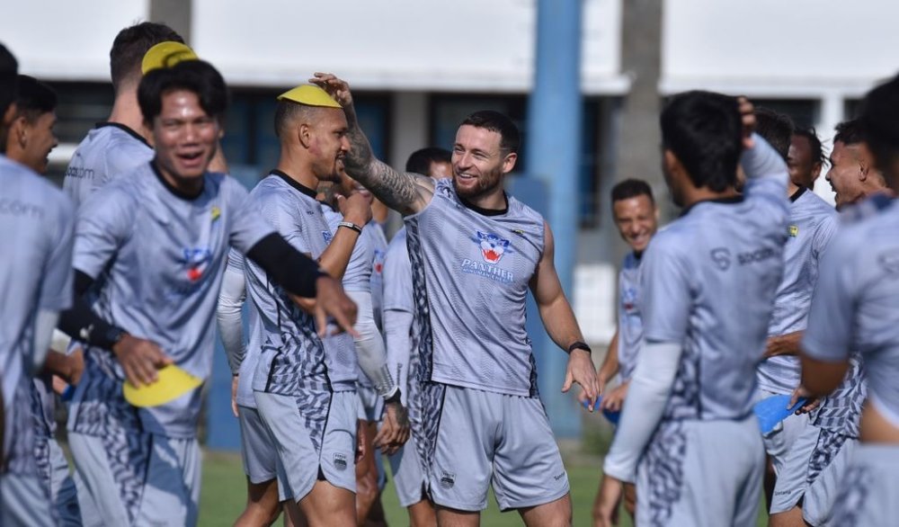 Sambutan Hangat Bobotoh dan Rekan Tim, Gustavo Franca Terkejut dan Senang