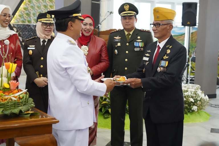 Bupati Garut Gelar Silaturahmi Bersama LVRI Kabupaten Garut di HUT ke-79 RI