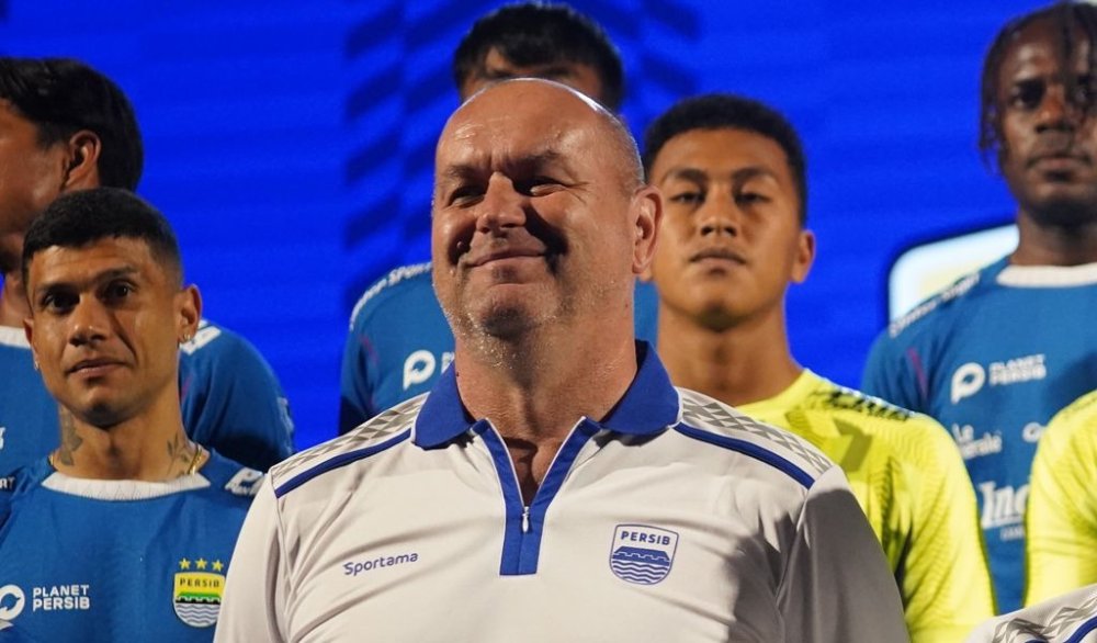 Persib Bandung Siap Tempur di Liga 1 2024/2025: Bojan Hodak Optimis Timnya dalam Kondisi Prima