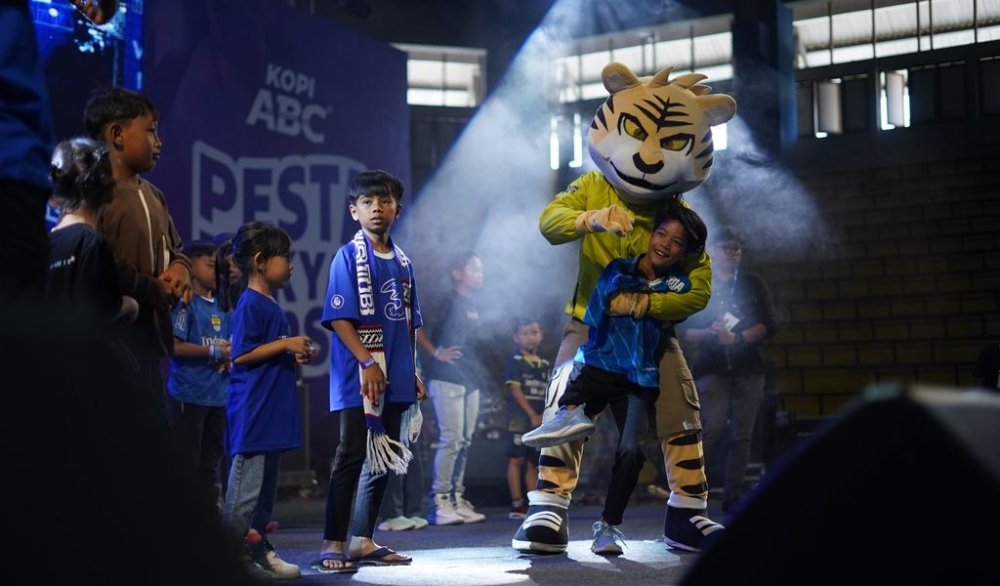Antusiasme Bobotoh Memadati Event Pesta Rakyat PERSIB di GOR C-tra Arena