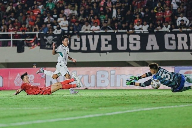 Kontroversi Persiapan Persebaya Surabaya Menuju BRI Liga 1 2024/2025: Sanksi untuk Toni Firmansyah